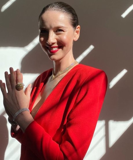 Caitriona Balfe art actress picture