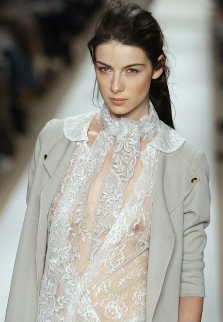 Caitriona Balfe model top pic