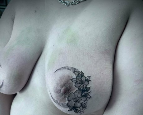 ravenpnevermore adult model pic