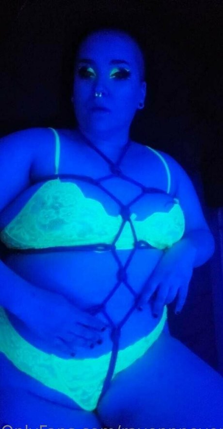 ravenpnevermore hot model pics