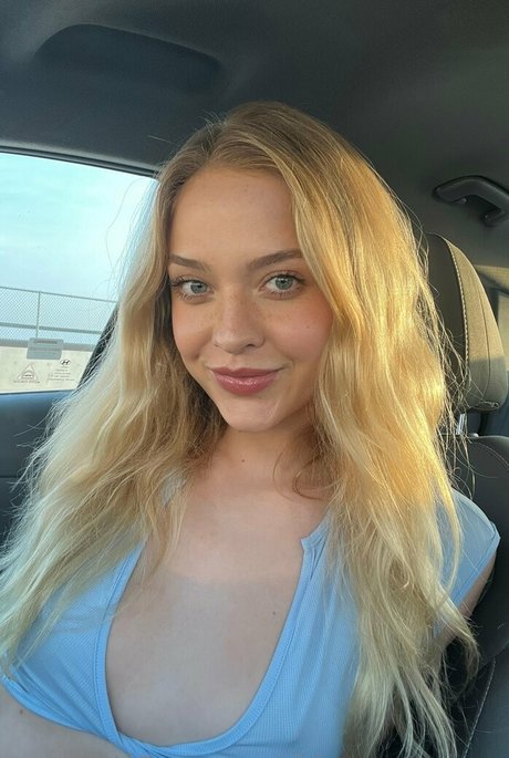 chloecarterxoxo erotic star pic