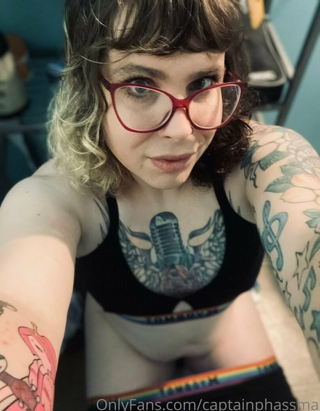 captainphassma nudes star img