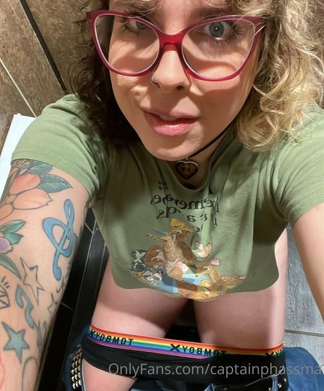 captainphassma model pornographic pic