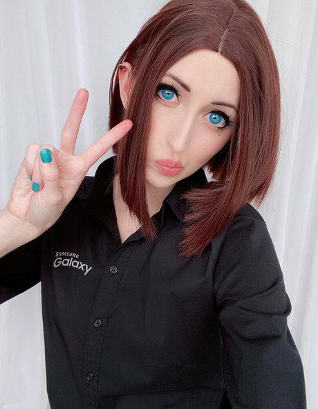 evvils model adult picture