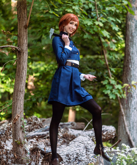 evvils exclusive model photo