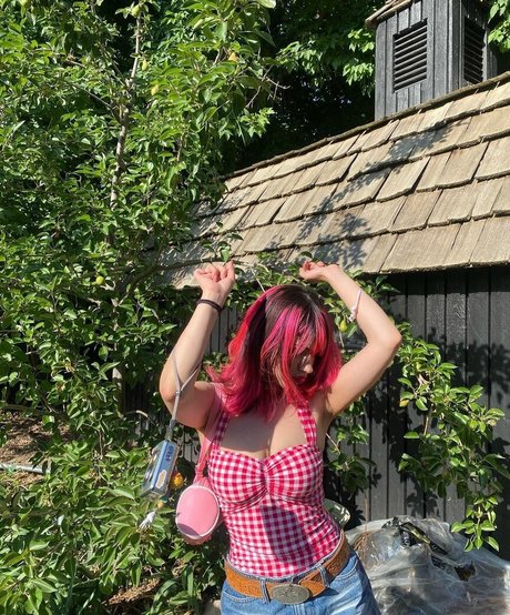 Tamakid sexy star pic