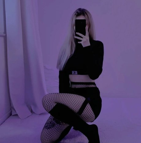 Yakisa uwu star high quality photo