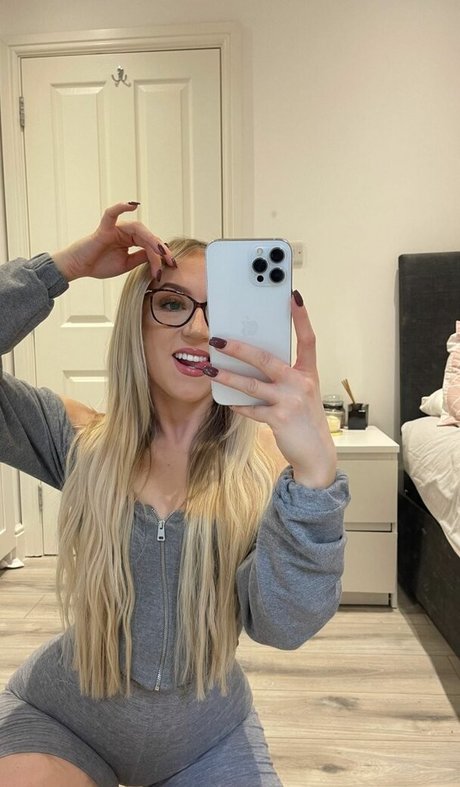 Brogan Small actress picture