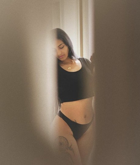 Elba Dantas star pretty pictures