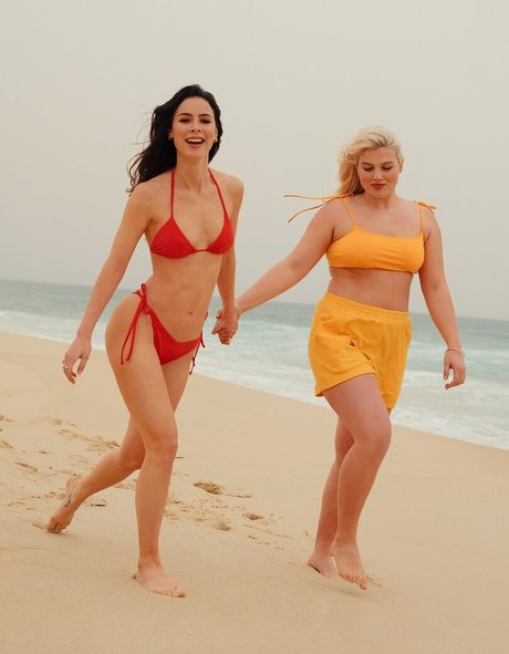 shemale fucks girl onlyfans pornographic gallery