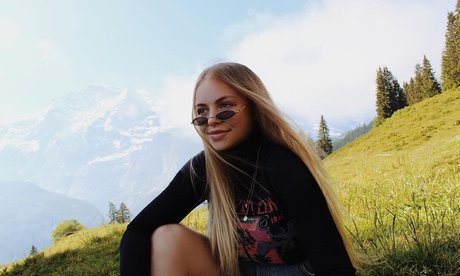 Madison Mclachlan art model picture