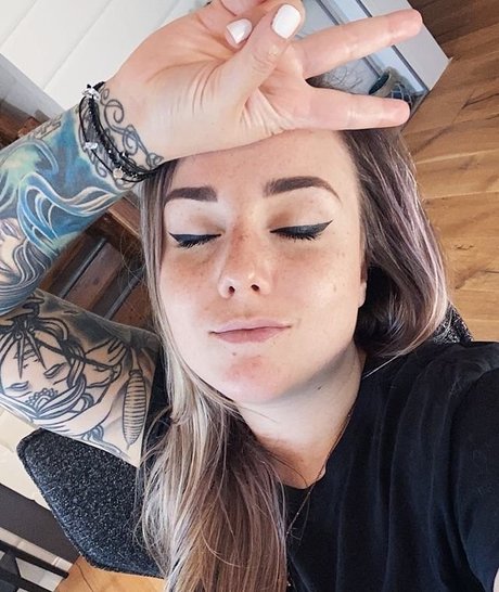 Missrage sexy model pic