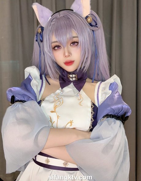 Jiu Yan nude model pics