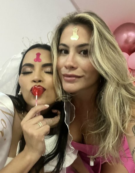 guimaraess1__ art model galleries