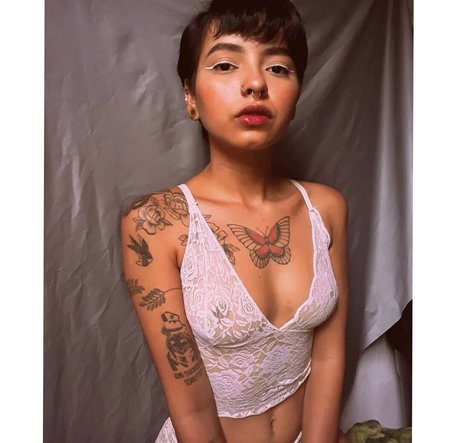 guimaraess1__ model top photos