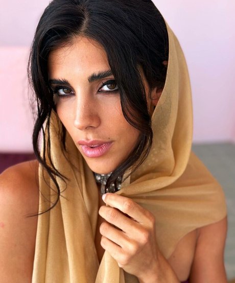 Estela Cruz model images