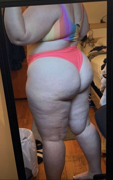 damned female Photo Gallery