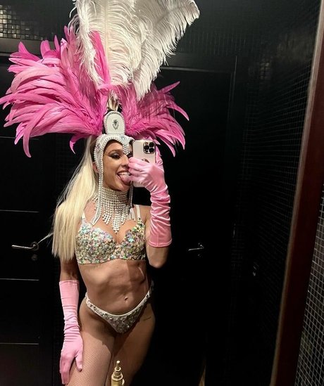 Carlotad26 pornstar naked pic