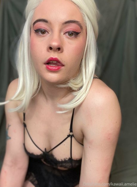 momocoloured beautiful actress picture