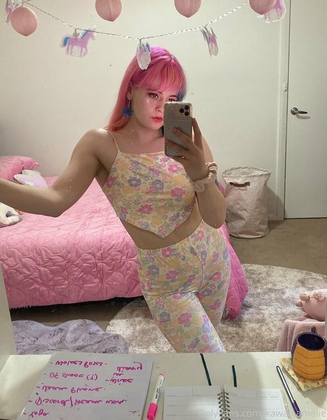 momocoloured model hot galleries