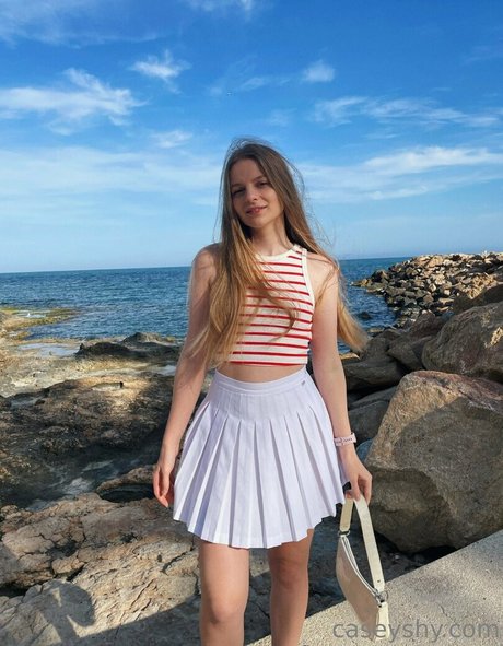 caseyshy naked model pics