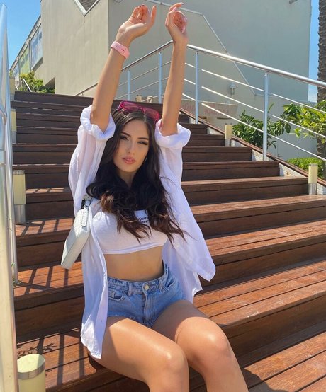 Kardelen Toprak erotic pornstar picture