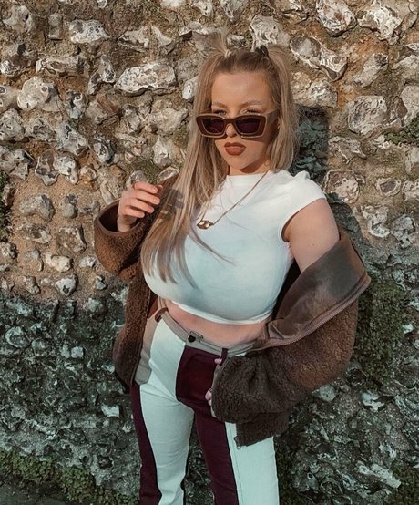 Amber Rose Brightman Photo Gallery