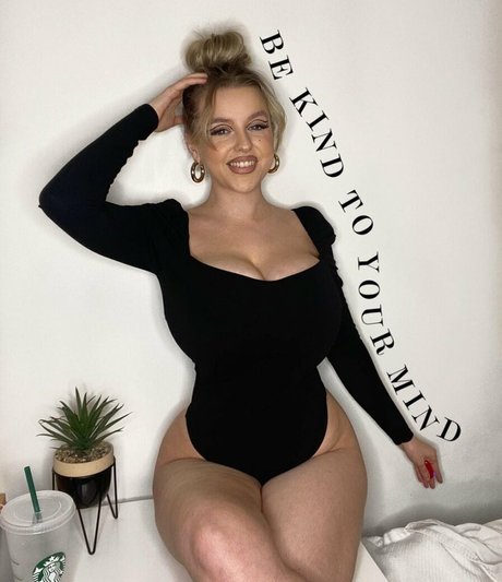 Amber Rose Brightman star top pictures