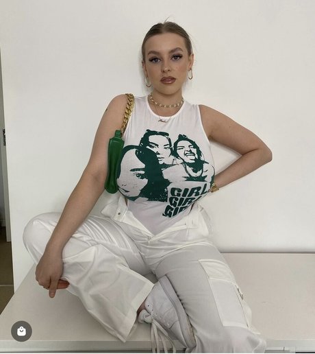 Amber Rose Brightman sexy actress images