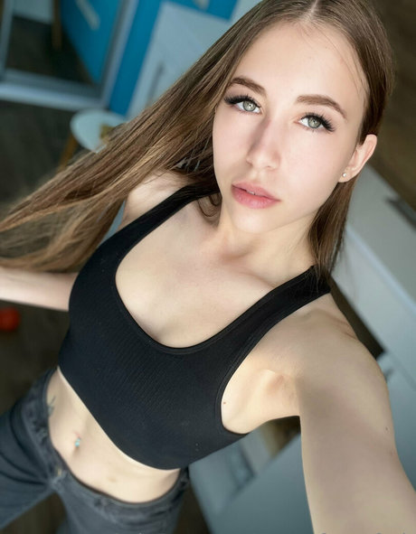 little lisa perfect model pictures