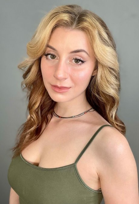 Ariane Kolet star high quality photo