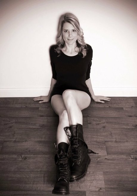 Teasing Teacher hot actress pics