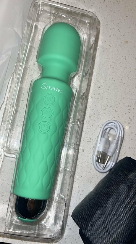 cutiewet model hot images