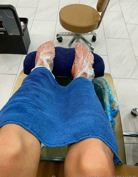 mirror selfie onlyfans hot nude image