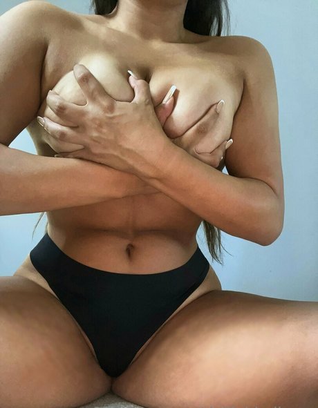 delilahbellerae best model pics