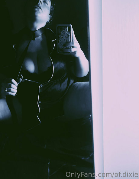 of dixie naked model archive