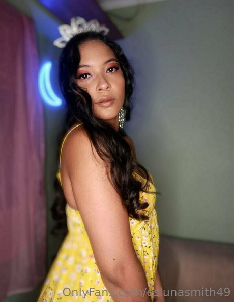 eslunasmith49 nude pornstar picture