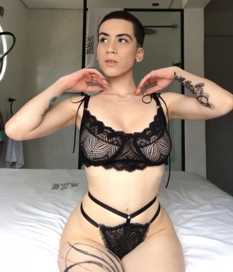 uniquesait model pornographic pics