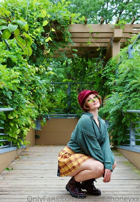 xxsacredhoneyxx hd actress picture