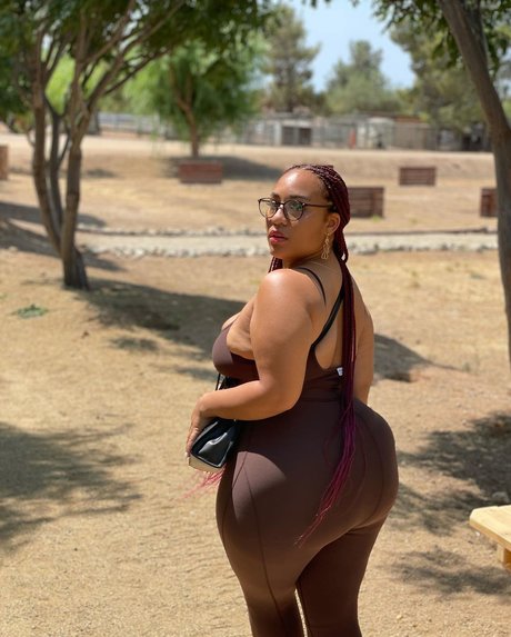 Kathrynn Marie model top images