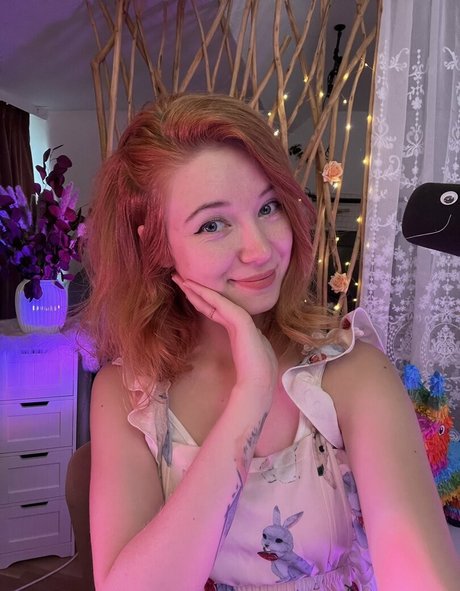 vleafnin pretty actress pic