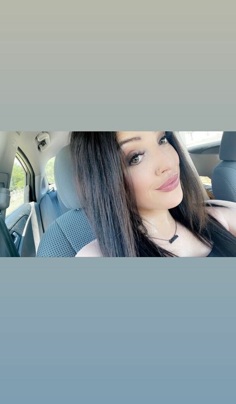 Chloe Grace star nude photo