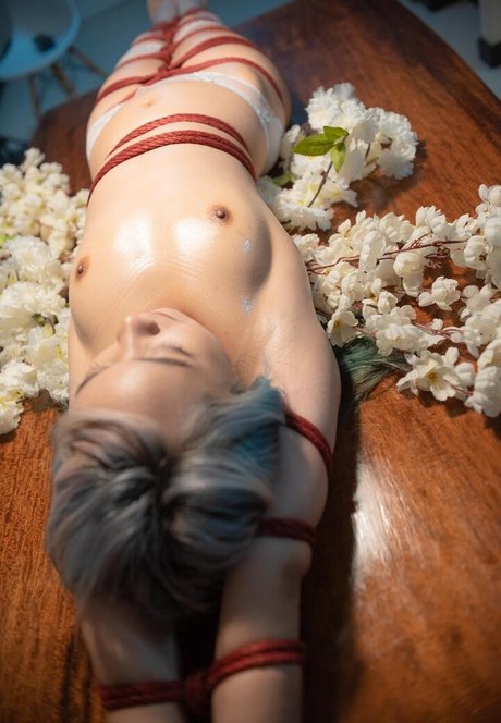 Natsuki Jiro model art pics