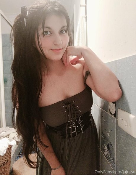 Jajutsu nice model pics