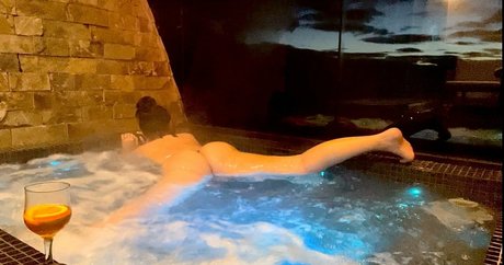 Encaofficial nude pornstar img