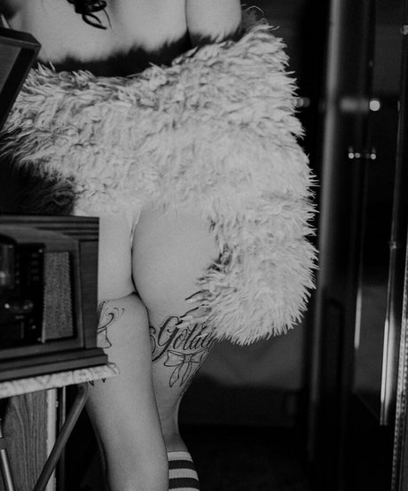 baeporeon star naked pictures