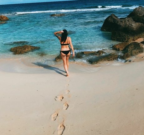 baeporeon top model image