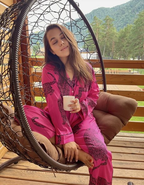 HoneyGirl xxx model image