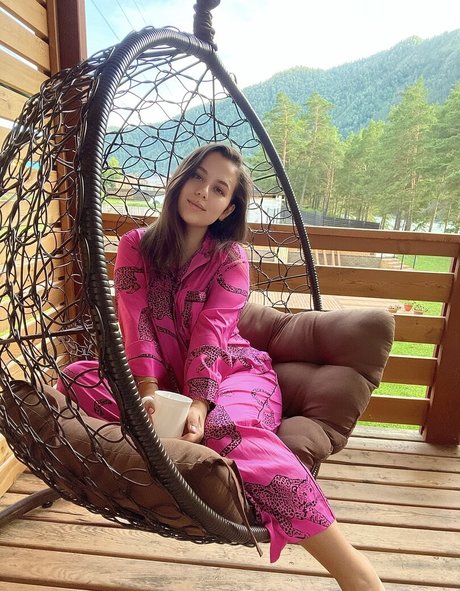 HoneyGirl best actress img