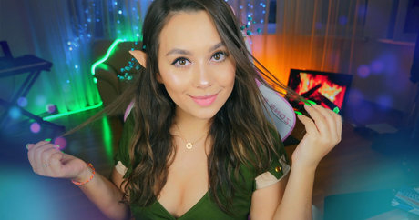 HoneyGirl sexy pornstar img